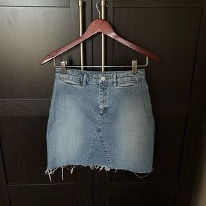 Blue denim skirt.